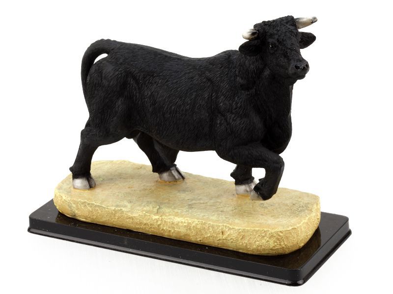 RESIN BULL WITH BASE